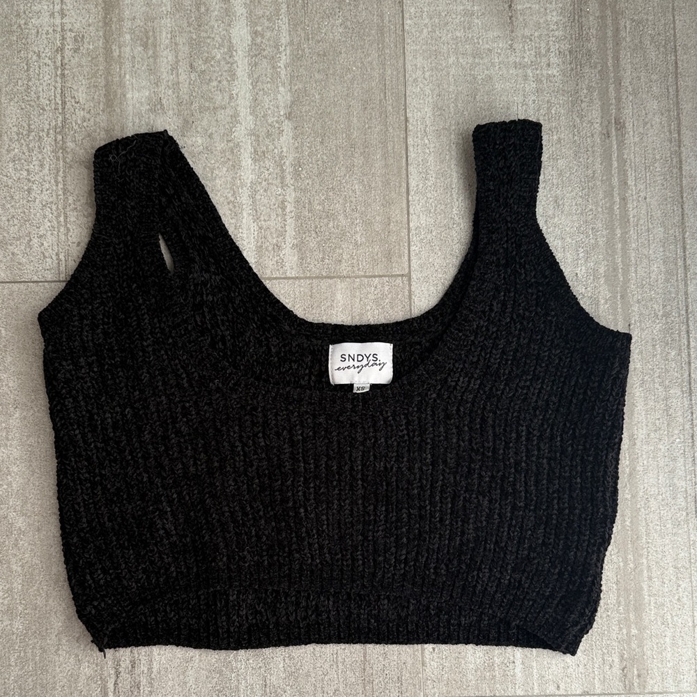 SNDYS black crop top size XS | y2k cool girl vibes